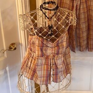 Spell top XXLARGE Australia or XL Canada